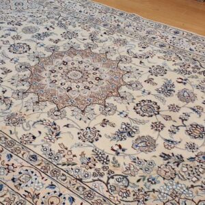 Persian Naien Carpet 248cm x 150cm Hand knotted