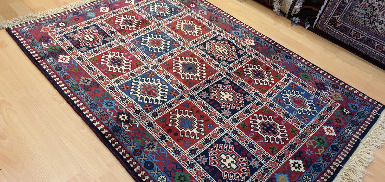 Very Fine Persian Yalemeh Carpet 150cm x 100cm Hand Knotted - Image 2