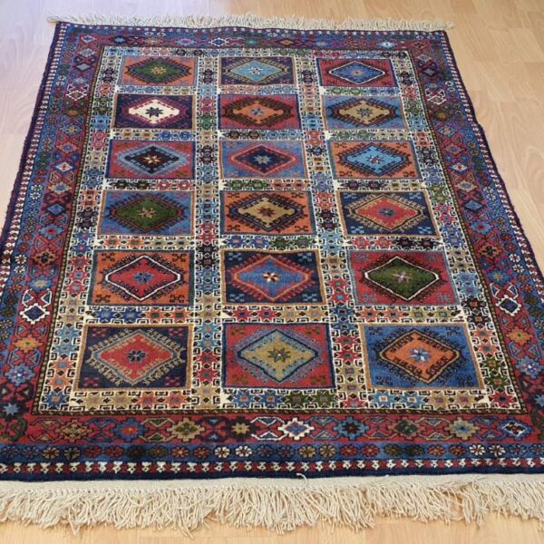 Very Fine Persian Yalemeh Carpet 150cm x 100cm Hand Knotted