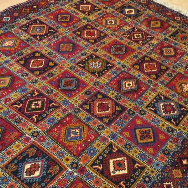 Very Fine Persian Yalemeh Carpet 200cm x 150cm Hand Knotted