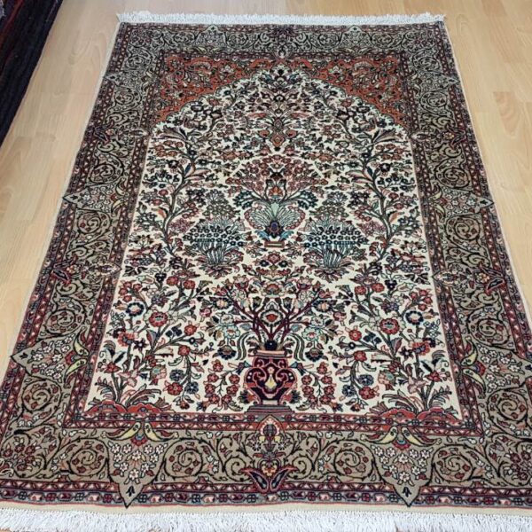 Very Fine Persian Sarough Carpet 163cm x 105cm Hand Knotted