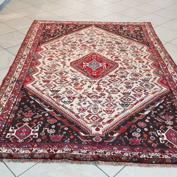 Very Fine Persian Qashgaye Carpet 260cm x 176cm Hand Knotted