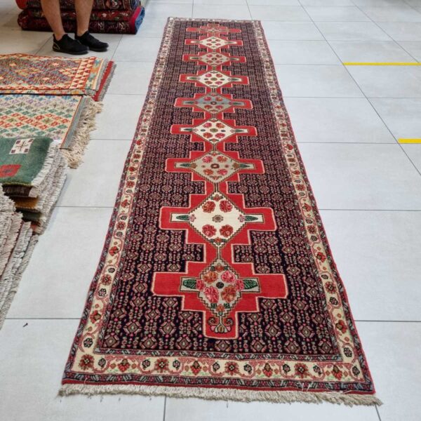 Very Fine Persian senneh Carpet – 380cm x 90cm – Hand Knotted