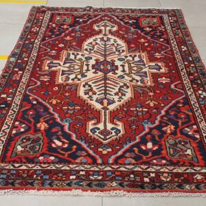 Persian Bakhtiari Carpet 232cm x 152cm Hand Knotted