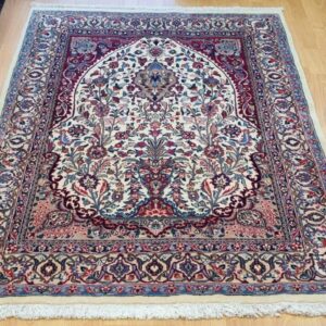 Very Fine Persian Mashhad Carpet – 166cm x 122cm Hand-Knotted