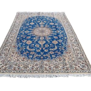 Very Fine Persian Nain Carpet 270cm x 160cm Hand Knotted