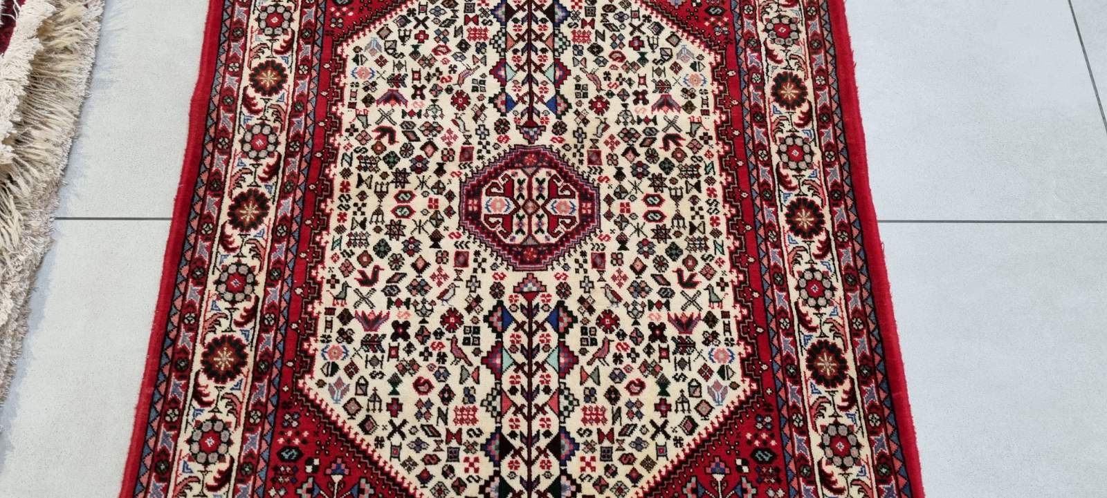 Persian Abadeh Carpet 155cm x 105cm Hand Knotted - Image 3