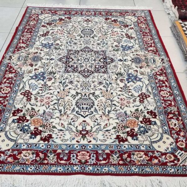 Very Fine Persian Nain Carpet 220cm x 132cm Hand Knotted