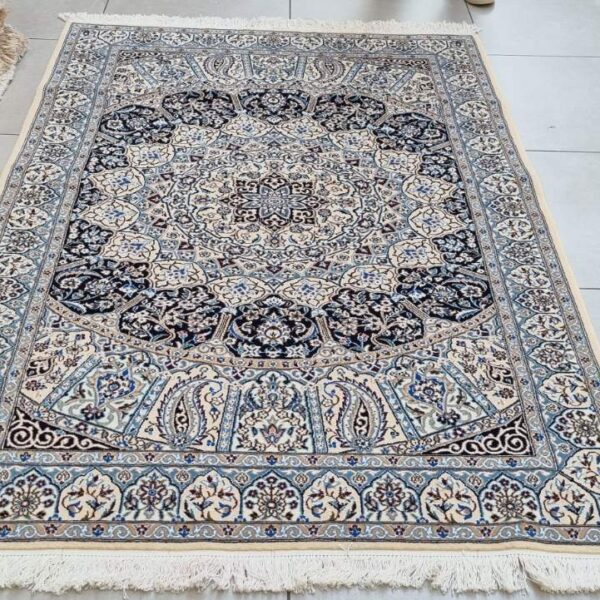 Very Fine Persian Nain Carpet 205cm x 130cm Hand Knotted