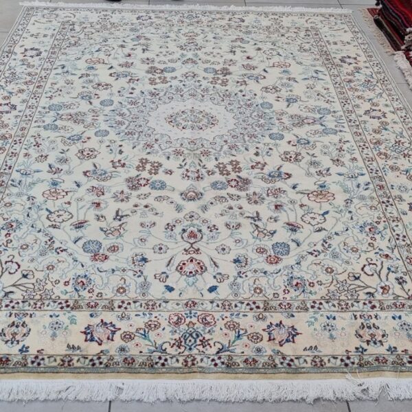 Very Fine Persian Naien Carpet 293cm x 195cm Hand knotted