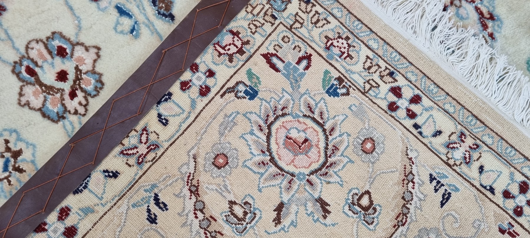 Very Fine Persian Naien Carpet 293cm x 195cm Hand knotted - Image 5