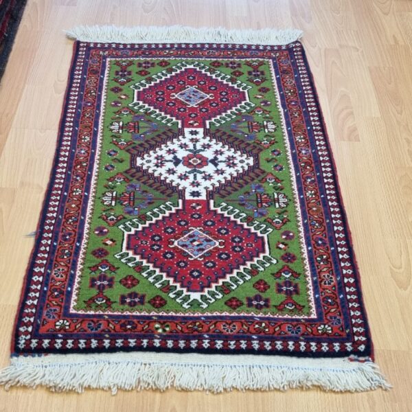 Very Fine Persian Yalemeh Carpet 100cm x 60cm Hand Knotted