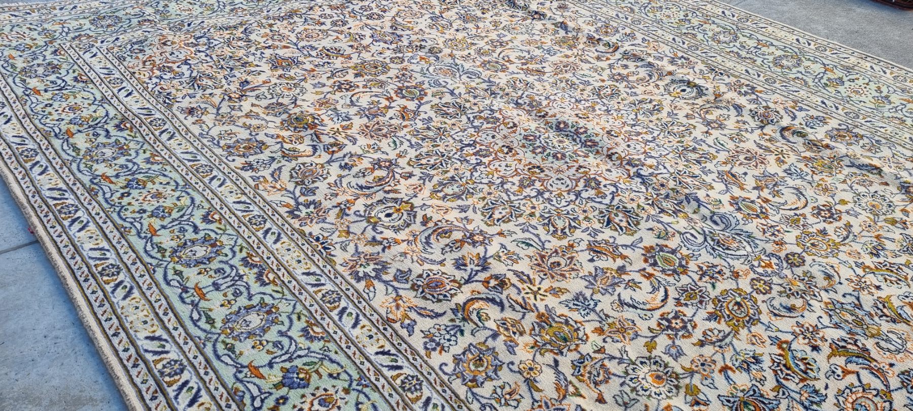 Persian Kashmar Carpet 375cm x 290cm Hand Knotted - Image 3