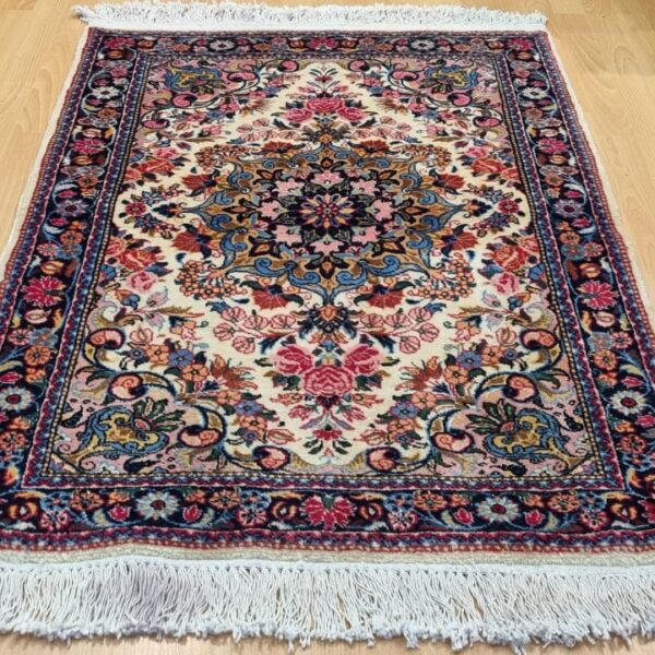 Persian Sarough Carpet 136cm x 96cm Hand Knotted