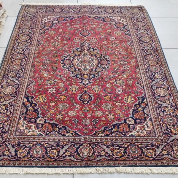 Very Fine Persian Kashan Carpet 210cm x 135cm Hand knotted