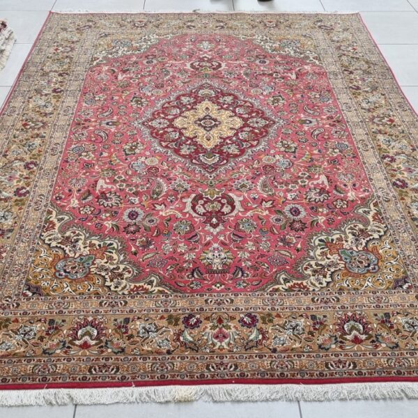 Very Fine Persian Tabriz Carpet 315cm x 197cm Hand Knotted