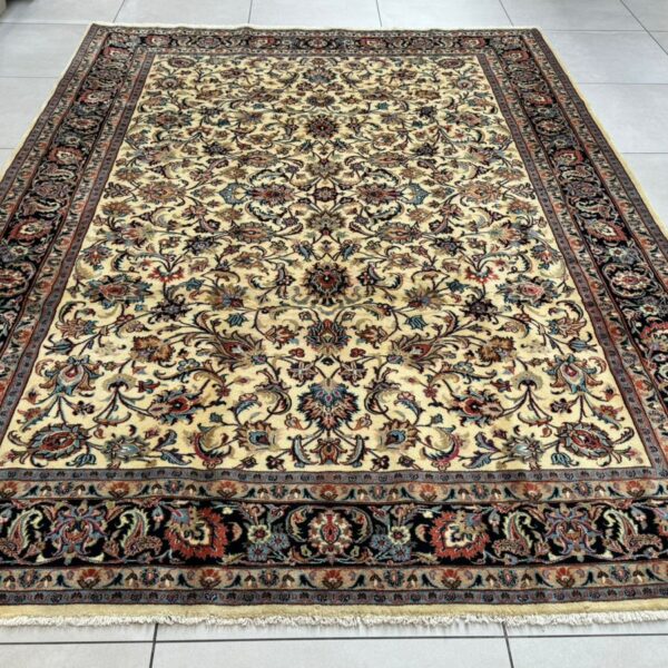 Very Fine Persian Mashhad Carpet – 297cm x 203cm Hand-Knotted