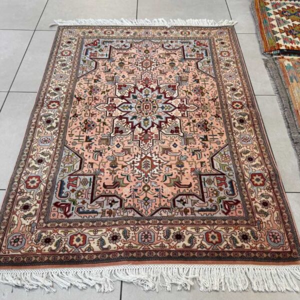 Very Fine Persian Tabriz Carpet 155cm x 100cm Hand Knotted