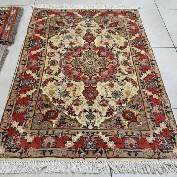 Very Fine Persian Tabriz Carpet 150cm x 100cm Hand Knotted
