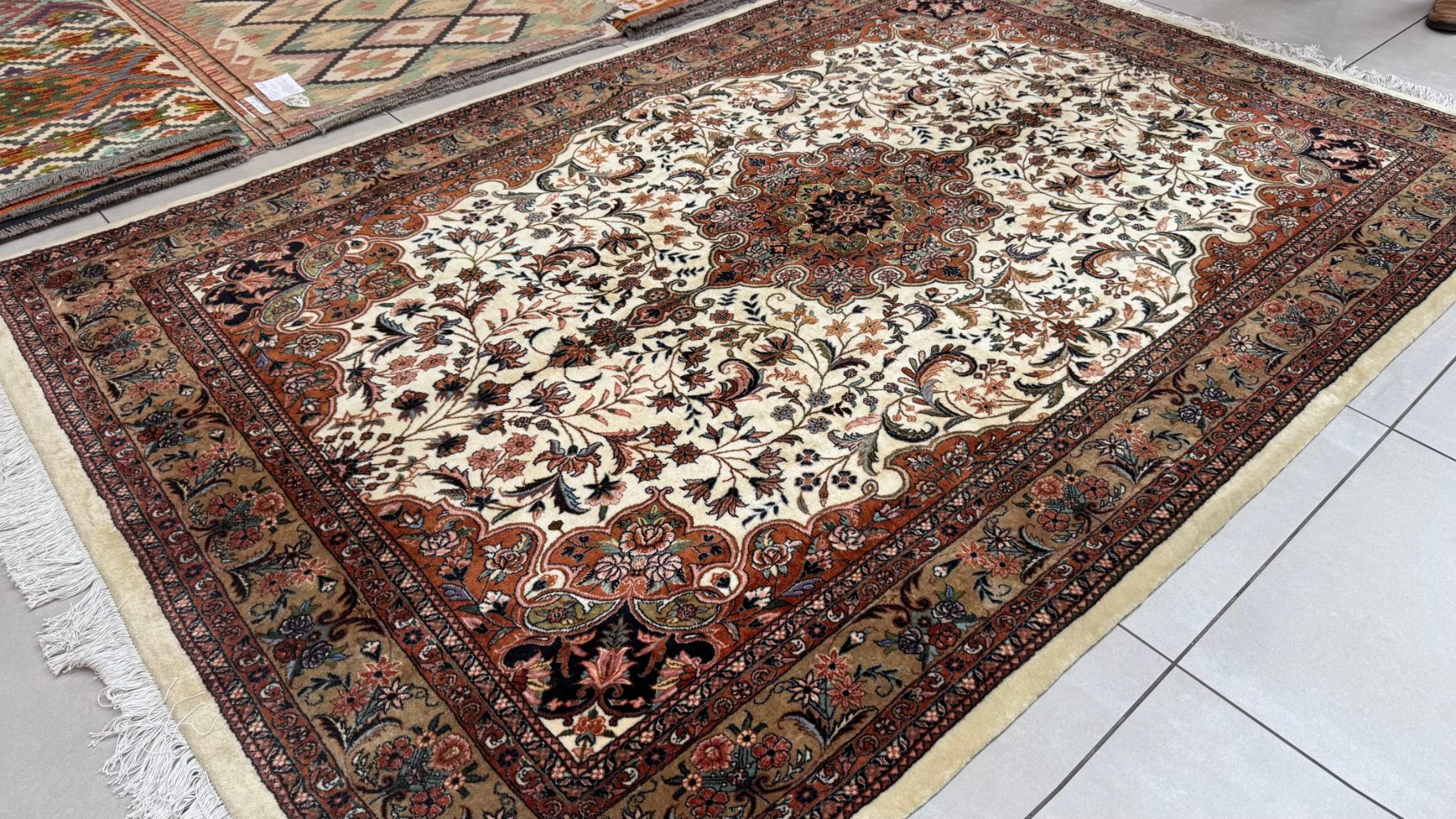 High Quality Persian Bidjar Carpet 265cm x 176cm Hand knotted - Image 2