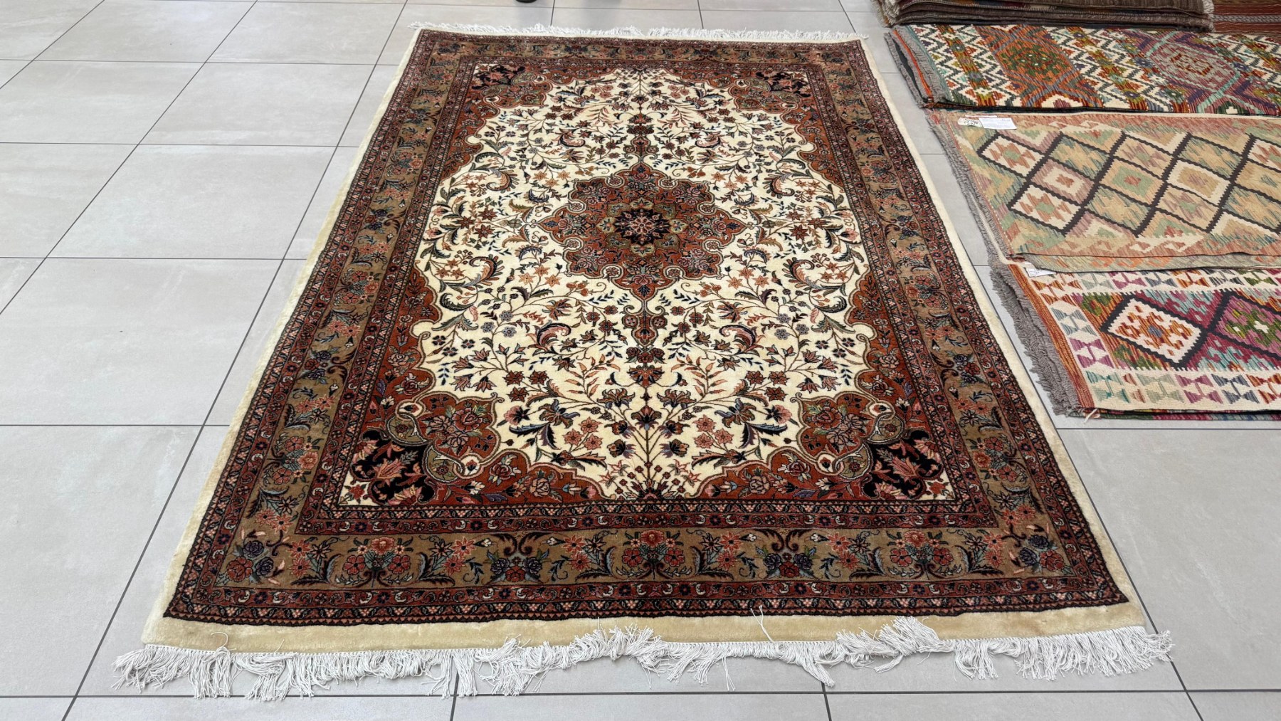 High Quality Persian Bidjar Carpet 265cm x 176cm Hand knotted - Image 3