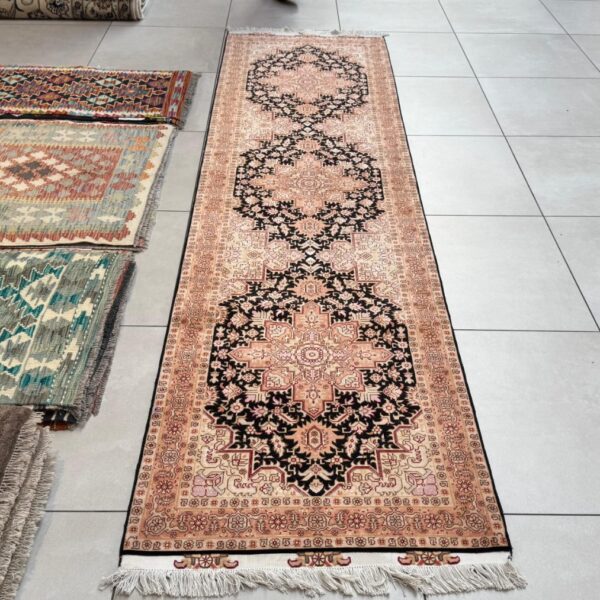 Very Fine Persian Tabriz Carpet 305cm x 80cm Hand Knotted