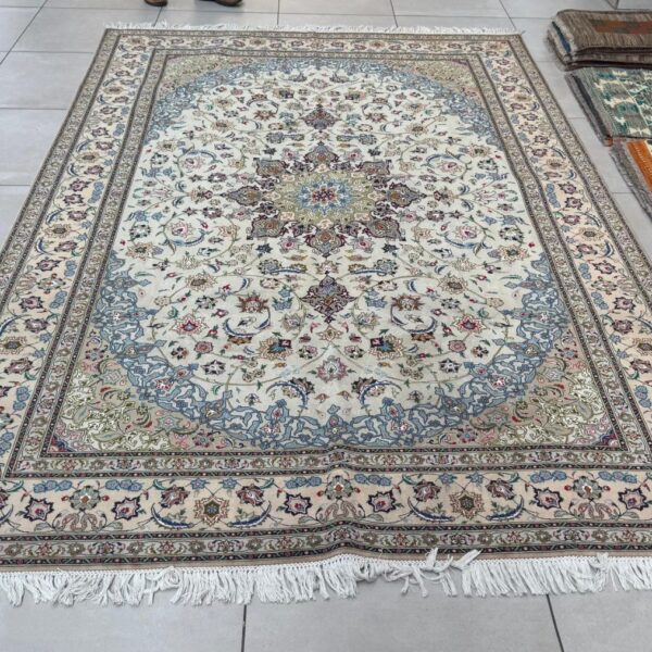 Very Fine Persian Tabriz Carpet 310cm x 205cm Hand Knotted
