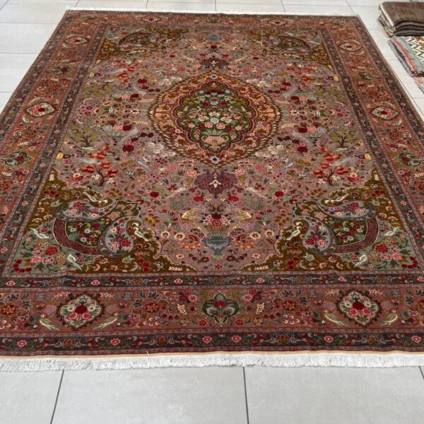Very Fine Persian Tabriz Carpet 352cm x 253cm Hand Knotted