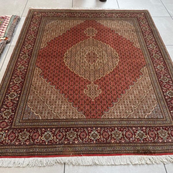 Very Fine Persian Tabriz Carpet 200cm x 150cm Hand Knotted