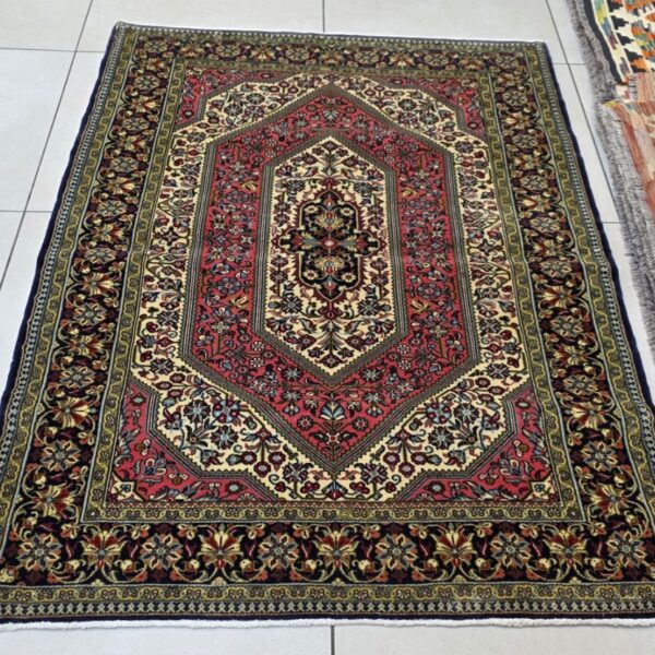 Very Fine Persian Qum Carpet 160cm x 112cm Hand Knotted