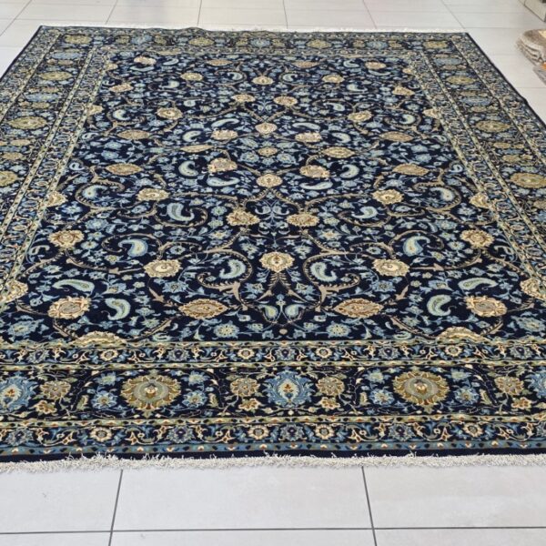 Very Fine Persian Kashan Carpet 388cm x 283cm Hand knotted