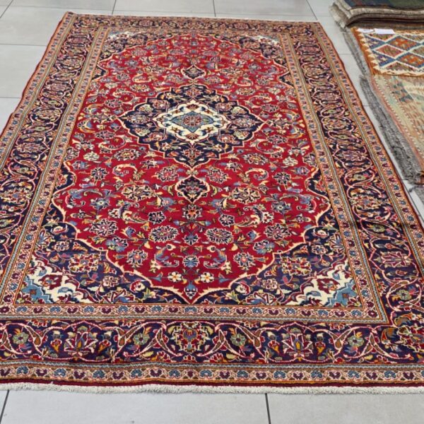 Persian Kashan Carpet 265cm x 150cm Hand Knotted