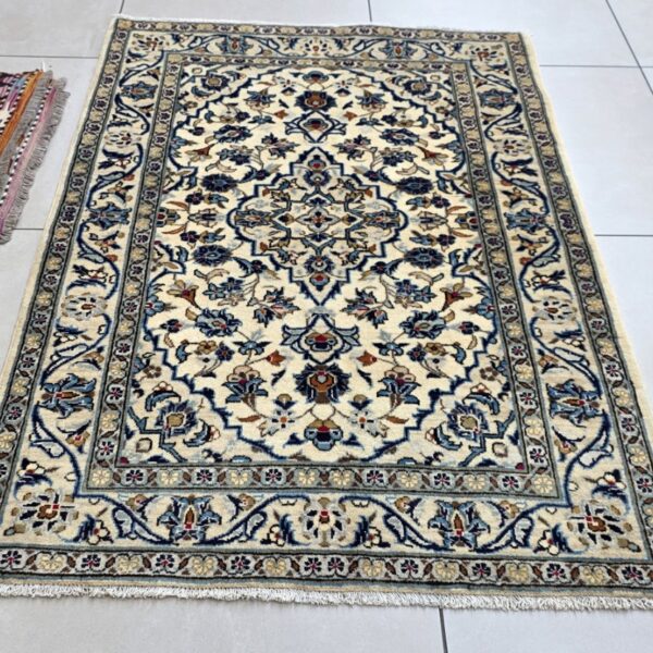 Persian Kashan Carpet 150cm x 100cm Hand Knotted