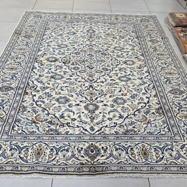 Persian Cream Kashan Carpet – 300cm x 200cm Hand Knotted
