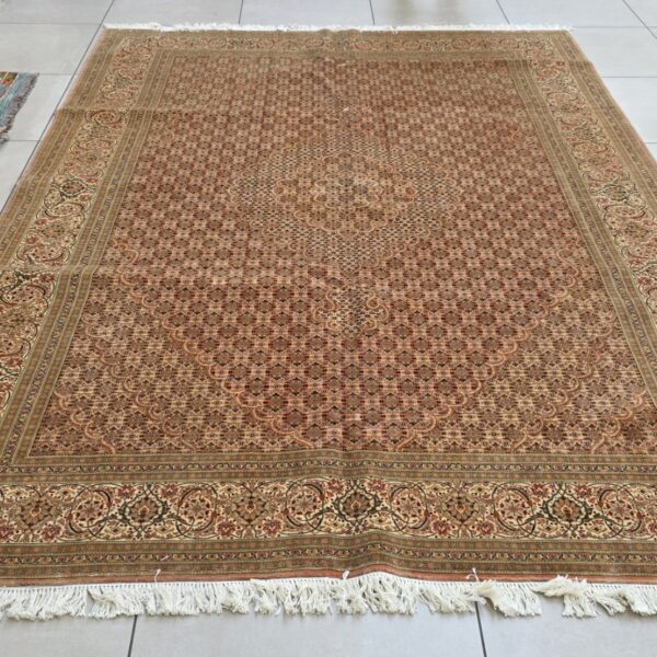 Very Fine Persian Tabriz Carpet 308cm x 207cm Hand Knotted