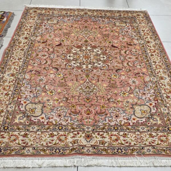 Very Fine Persian Tabriz Carpet 200cm x 150cm Hand Knotted