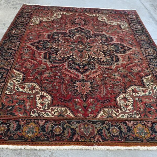 Persian Heriz Carpet 285cm x 200cm Hand Knotted